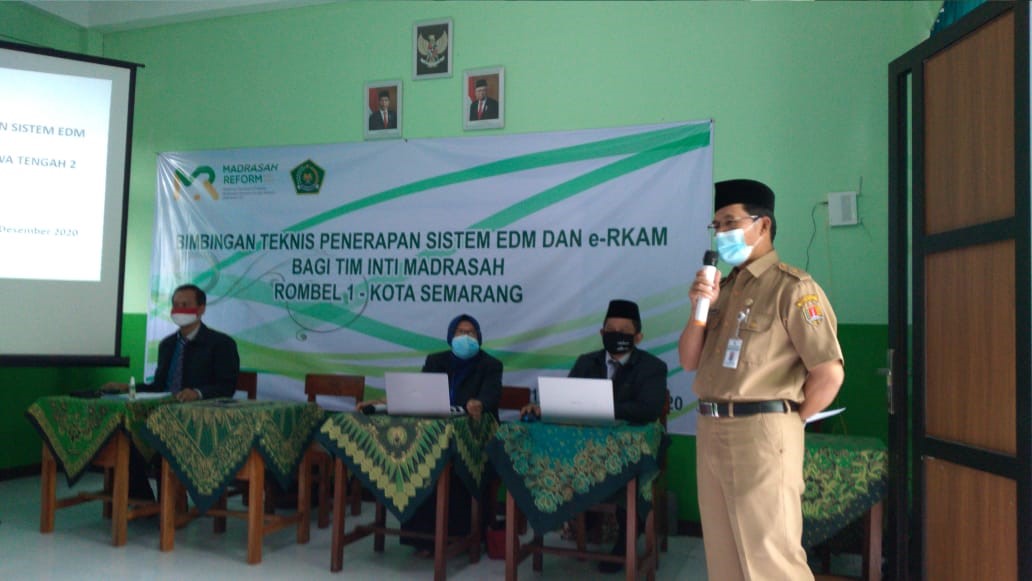 Pembukaan Penerapan EDM-eRKAM bagi Tim Inti Madrasah Rombel 1 Kota Semarang